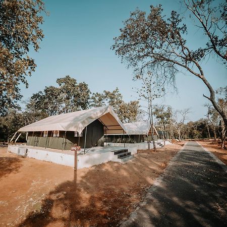 Palash The Jungle Resort Gondia ภายนอก รูปภาพ