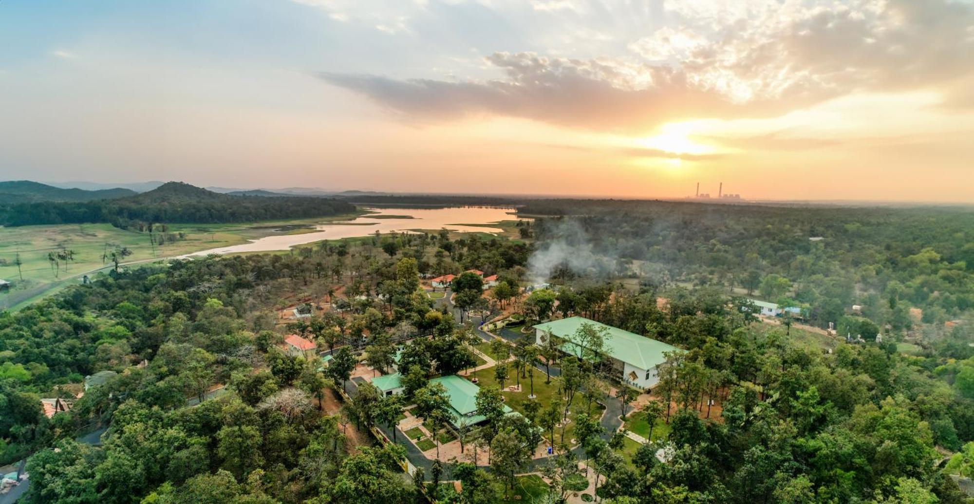 Palash The Jungle Resort Gondia ภายนอก รูปภาพ