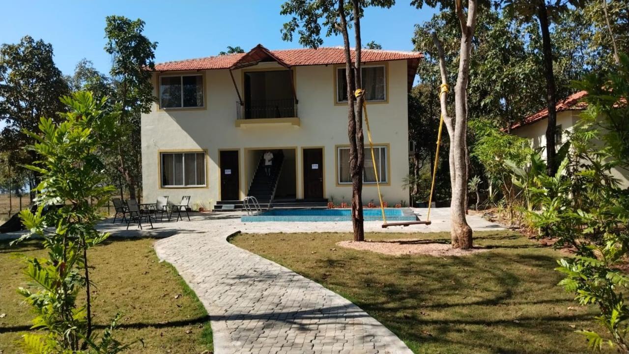 Palash The Jungle Resort Gondia ภายนอก รูปภาพ