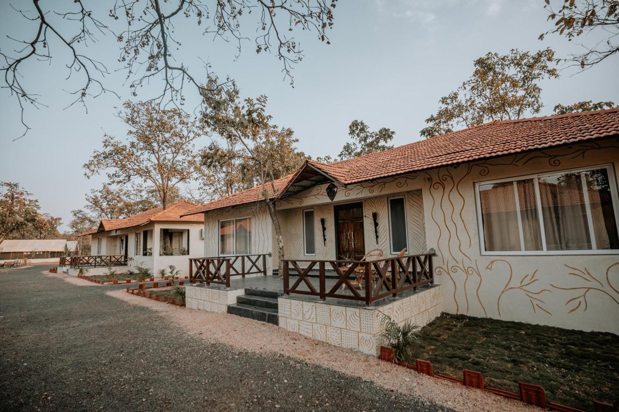 Palash The Jungle Resort Gondia ภายนอก รูปภาพ