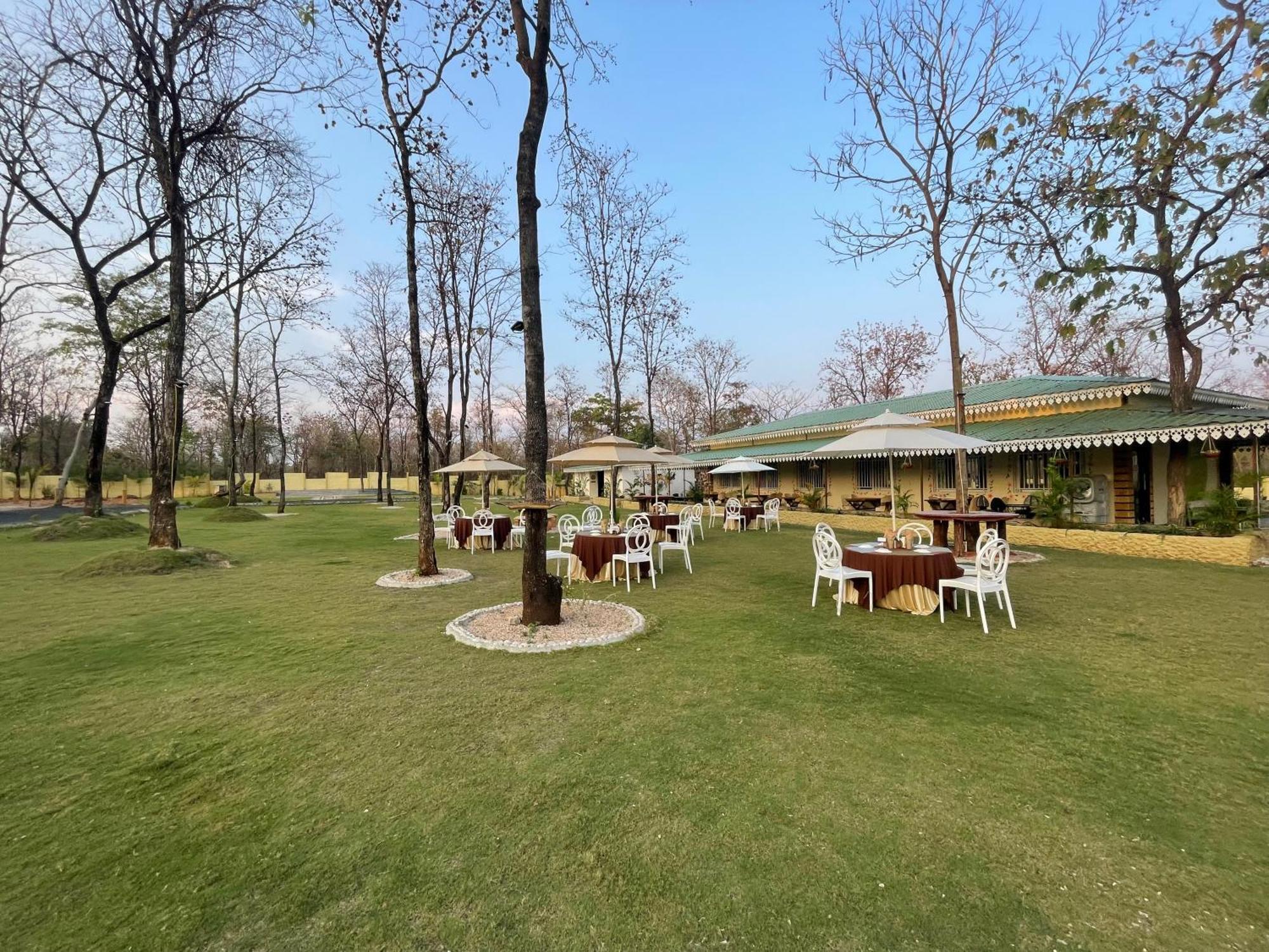 Palash The Jungle Resort Gondia ภายนอก รูปภาพ
